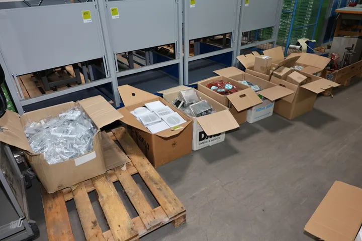 8 x Karton Verbrauchsmaterial